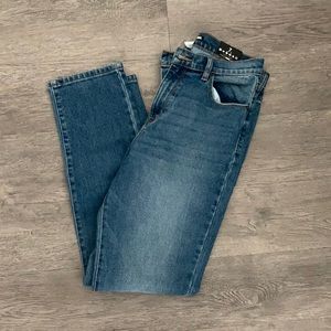 Size 7. Fashion Nova. Mom jeans.